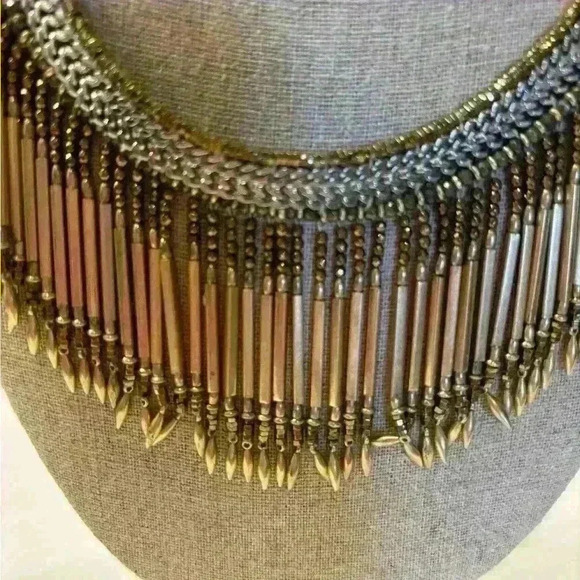 Stella & Dot fringe necklace gold and silver. - Picture 3 of 4
